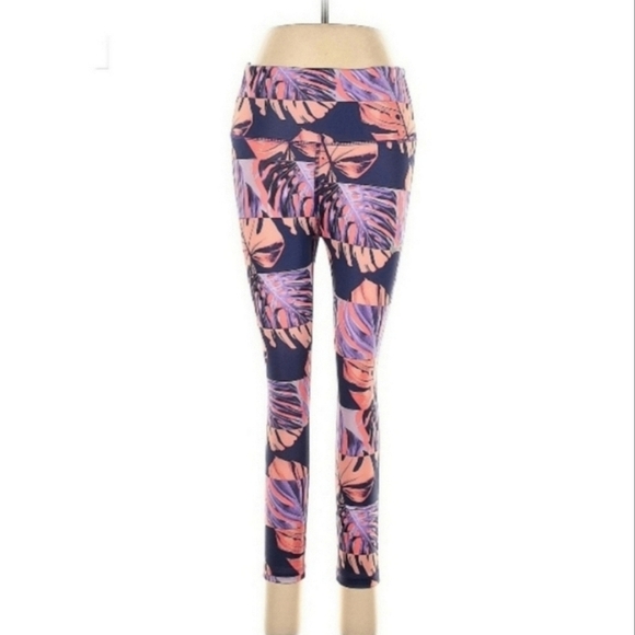 Nike Drifit Capri Leggings Womens Medium - Picture 2 of 14